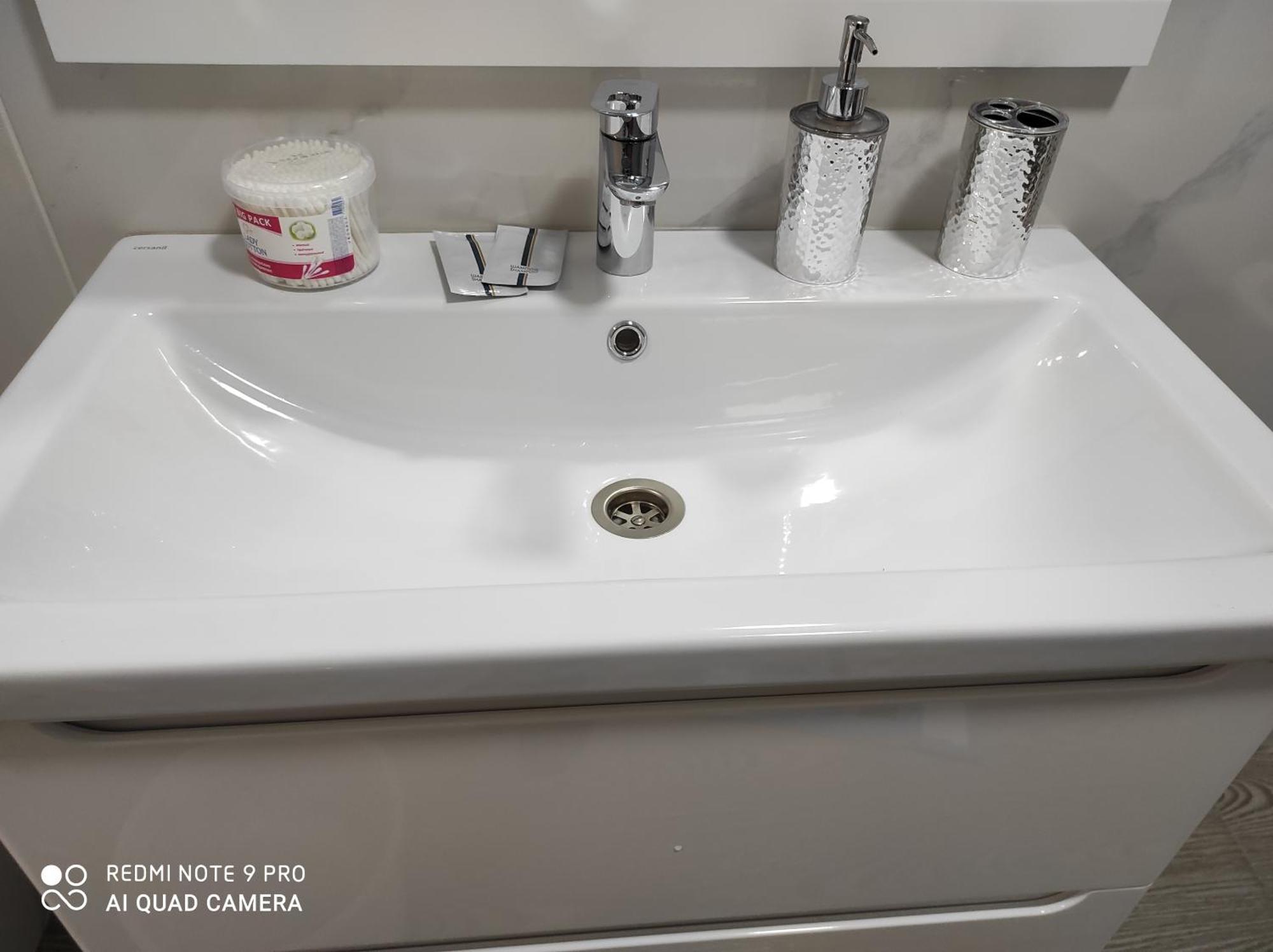 Vip Apartment У Центрі Міста, Новобуджк Театральний,Дуже Простора Rivne Bagian luar foto