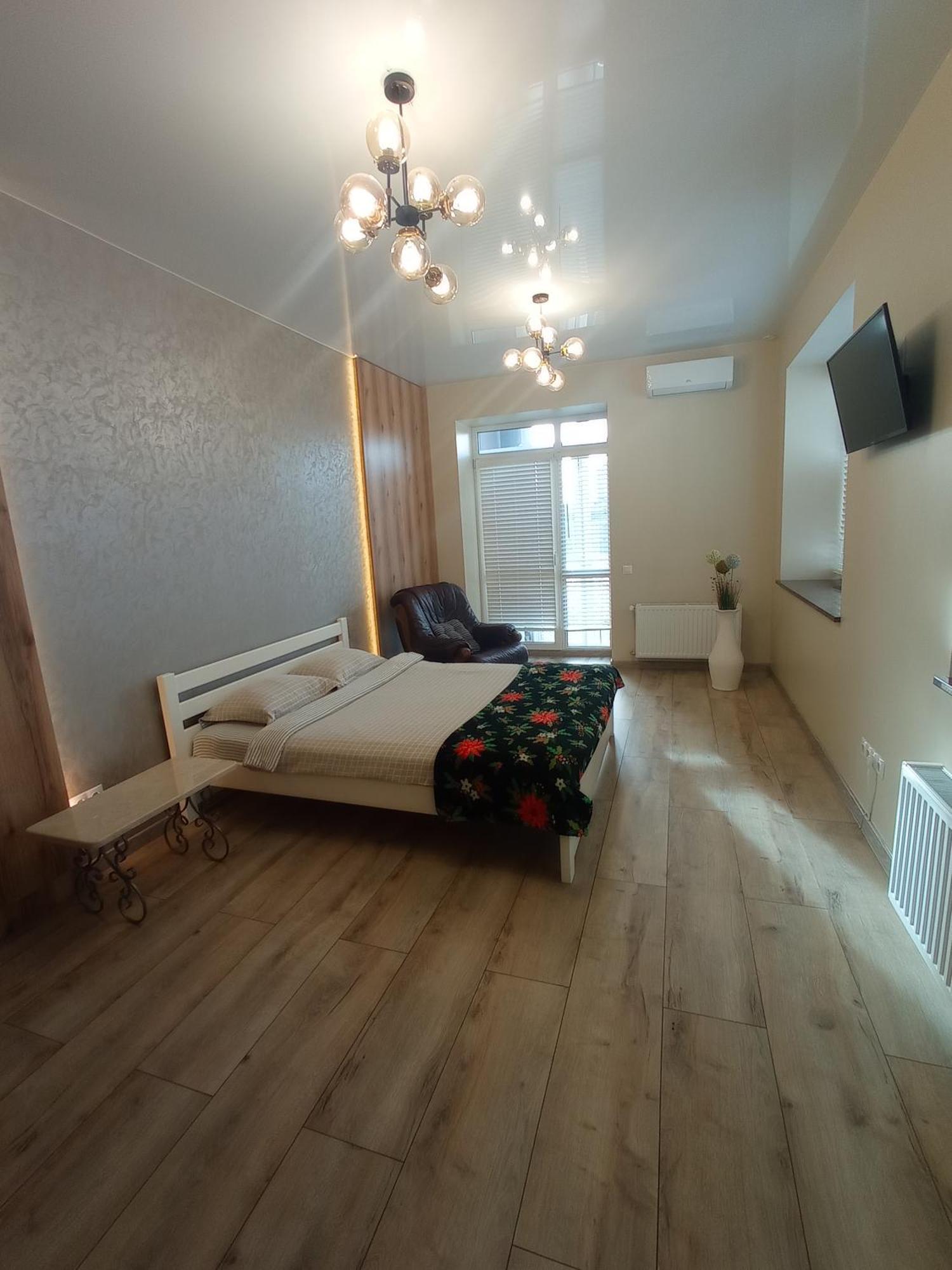 Vip Apartment У Центрі Міста, Новобуджк Театральний,Дуже Простора Rivne Bagian luar foto