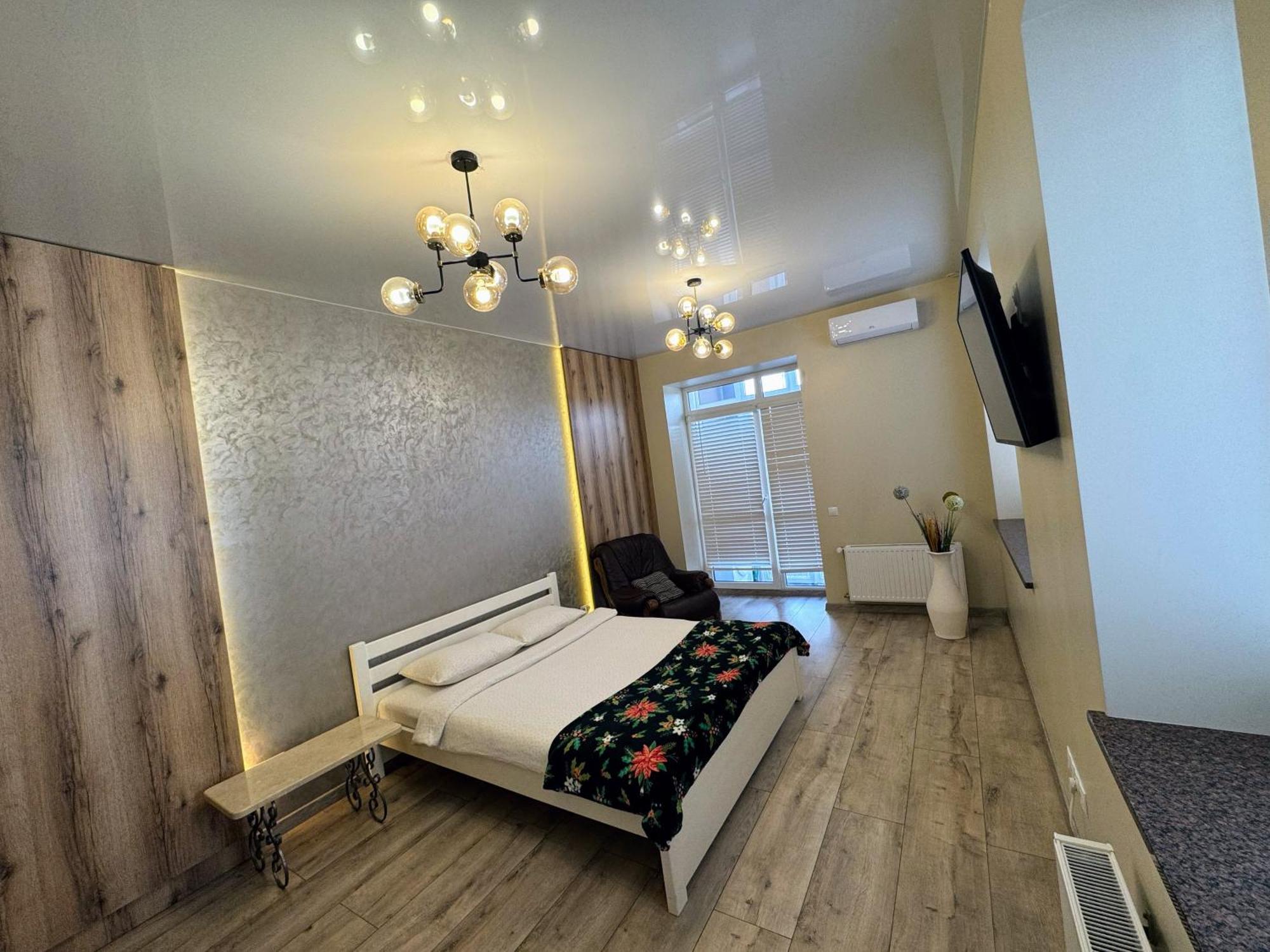 Vip Apartment У Центрі Міста, Новобуджк Театральний,Дуже Простора Rivne Bagian luar foto