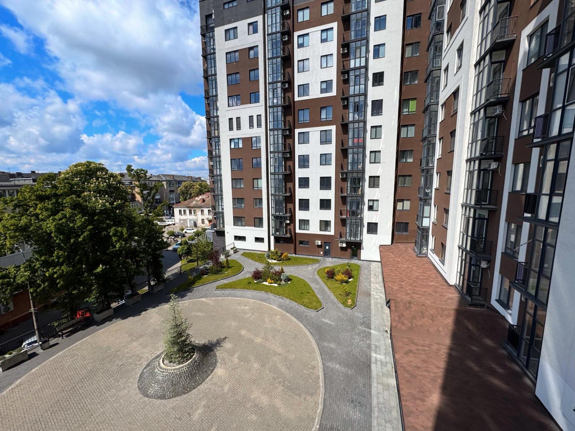 Vip Apartment У Центрі Міста, Новобуджк Театральний,Дуже Простора Rivne Bagian luar foto